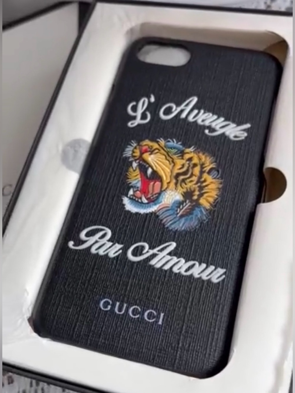 GUCCI Phone Case w/ box « L’Aveugle par Amour » phone
iPhone 10 /X BNIB